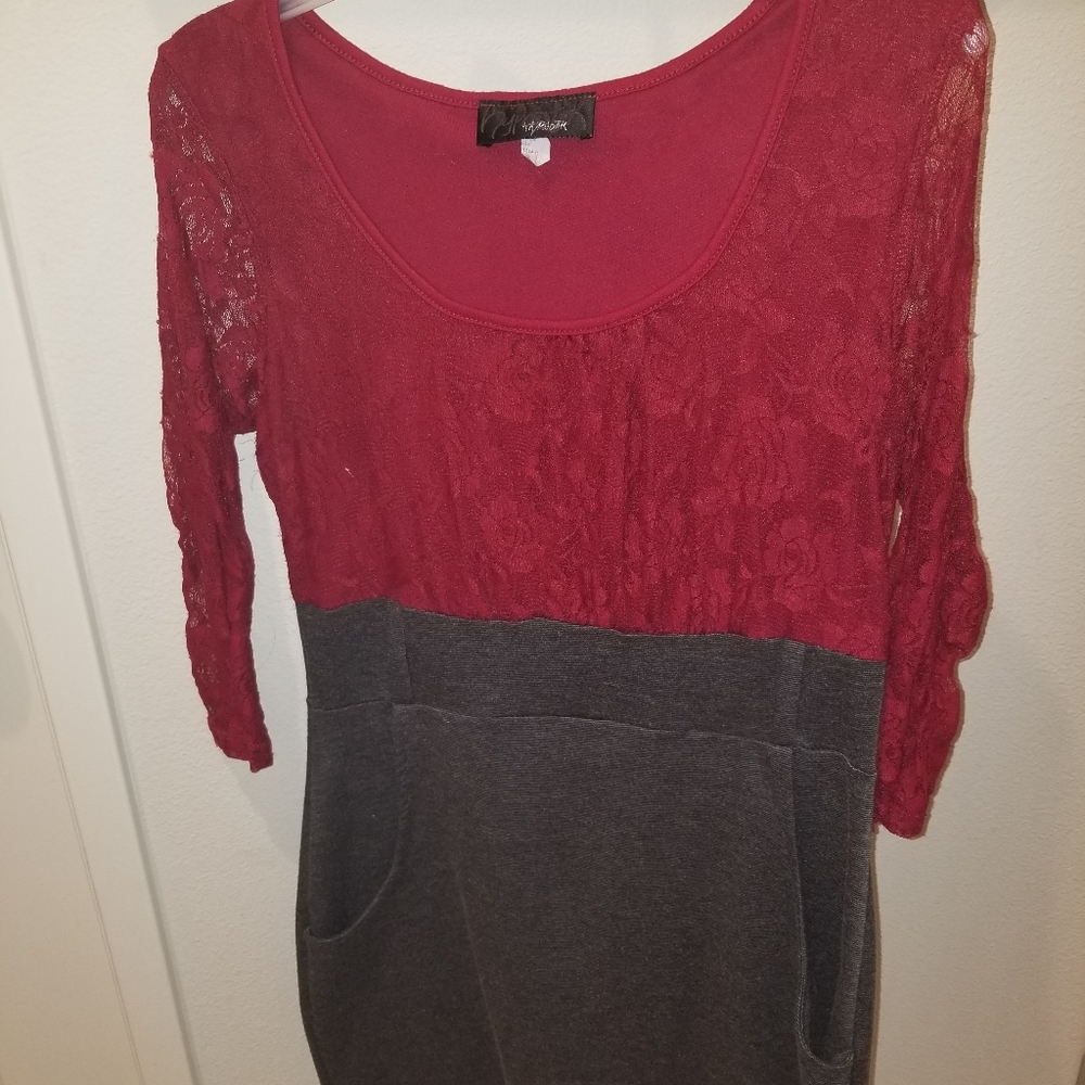 One piece 2 tone fitted dress with pockets